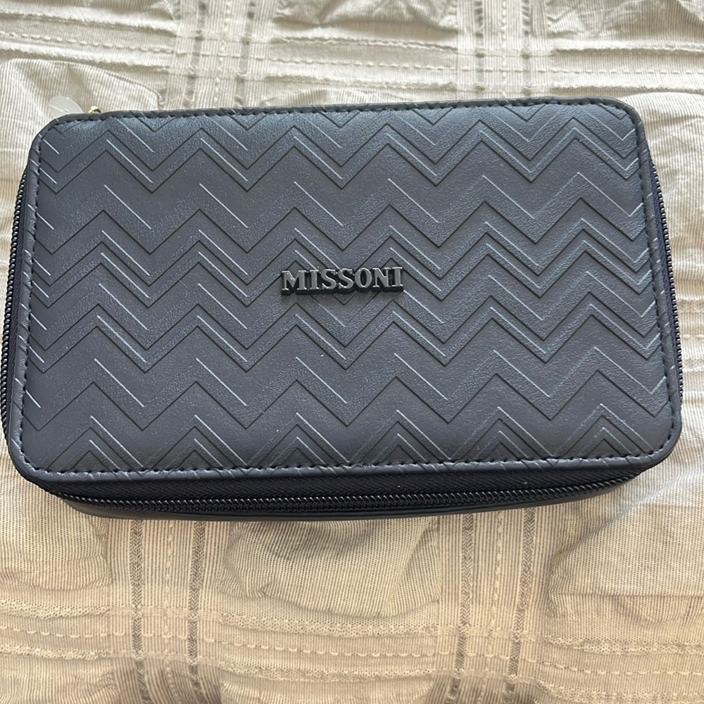 Missoni delta one travel kit. Never been opened.  Still swift tacked